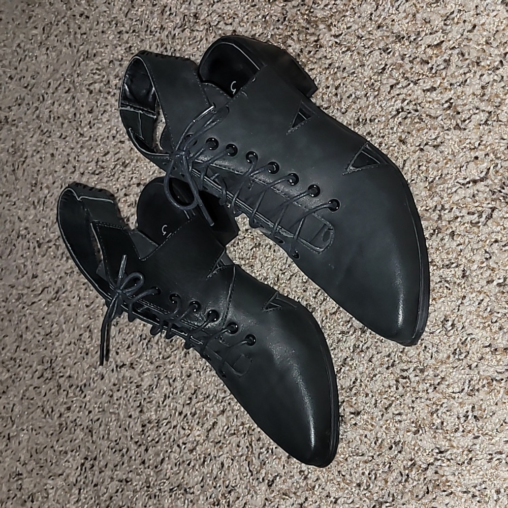 Grey City Black Women's Lace Up Ankle Booties EUC SZ 7.5